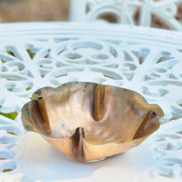 Vintage Georgian Copper #316 Hammered Small Round Bowl 5"x1.5" - Picture 2 of 8